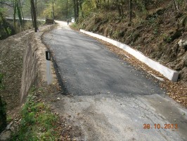 La strada ricostruita dopo l'intervento