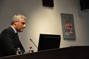 L'intervento del presidente Borgna (foto Uff. Stampa Provincia)
