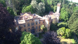 Foto aerea del castello del Roccolo di Busca