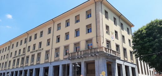 Palazzo della Provincia a Cuneo (foto Vallauri)