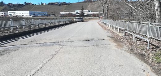 Il ponte sul Tinella della sp 194 nel comune di Neive