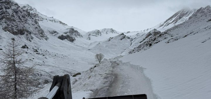 Sgombero Neve al Colle dell'Agnello