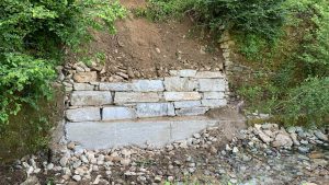 Costruzione scogliera sulla sp 118 nel comune di Isasca