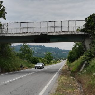 Il ponte sulla sp 12 in località Isorella di Cherasco