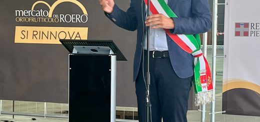 Manzone a inaugurazione del Mercato ortofrutticolo