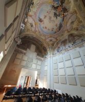 L'interno dell'ex cappella seicentesca di Santa Chiara