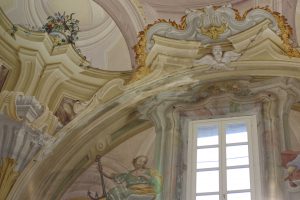 Un particolare della volta dell'ex cappella seicentesca di Santa Chiara