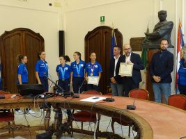 La consegna delle pergamene alle atlete dell'ASD Twirling Carrù