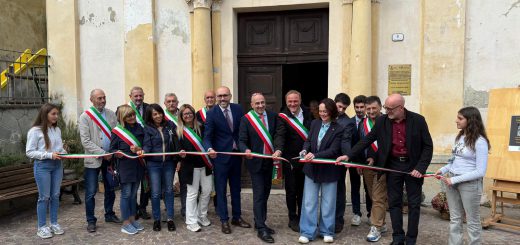 L'inaugurazione della mostra fotografica "I volti di un paese"