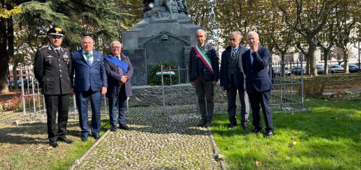 La deposizione della corona d'alloro al 10° meeting provinciale dell’Anioc