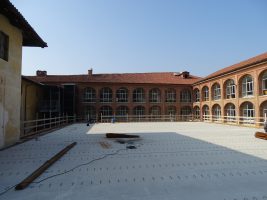 Lo stato del cantiere dopo la posa del tetto