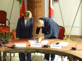 La firma della convenzione tra la Provincia di Cuneo e la Fondazione Industriali sul "Lavoro buono"