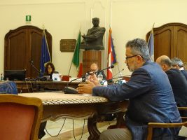 L'intervento del dirigente provinciale Fabrizio Freni durante la discussione della delibera sui dimensionamenti scolastici