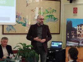 L'intervento del presidente Robaldo durante il convegno promosso prreso la scuola forestale di Ormea