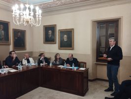 L'intervento del dirigente provinciale Alessandro Risso durante il consiglio provinciale itinerante di Novello