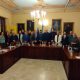 Foto di gruppo con i consiglieri provinciali e gli amministratori del Comune di Novello