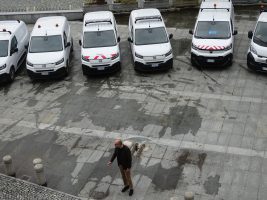 Il presidente Robaldo con gli 8 nuovi mezzi in dotazione ai reparti Viabilità