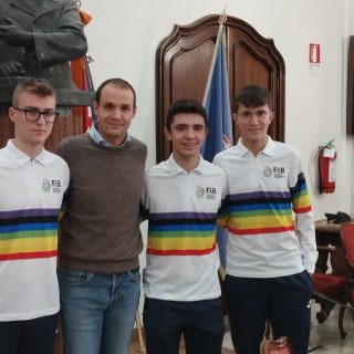Il consigliere Manzone con i tre Campioni del Mondo under 18