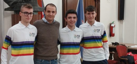 Il consigliere Manzone con i tre Campioni del Mondo under 18