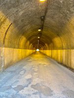 La galleria lungo la vecchia strada provinciale in località Valleto