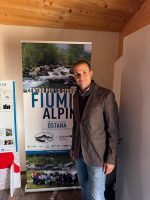 Il consigliere Manzone durante la visita al centro ALPSTREAM di Ostana