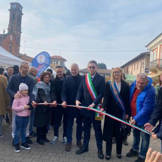 Il taglio del nastro dell'Antica Fiera di San Martino di Villanova Solaro