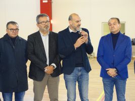 L'intervento del consigliere provinciale Sannazzaro durante l'inaugurazione della nuova palestra dei licei di Alba