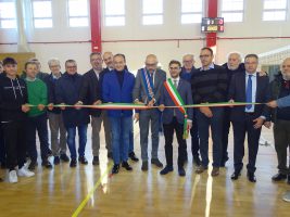 Il taglio del nastro della nuova palestra dei licei di Alba