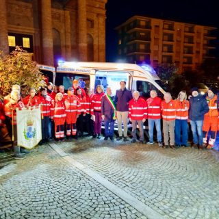 Il consigliere Danna con i volontari del soccorso di Dogliani