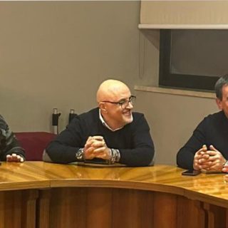 Un intervento del presidente Robaldo durante l'incontro con i sindaci a Cortemilia