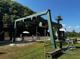Stazione di rinvio e tensione di valle della seggiovia Monte Alpet