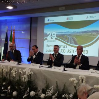 Foto tavolo relatori