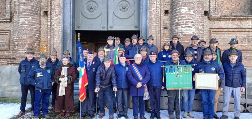 Il consigliere provinciale Rocco Pulitanò alla conclusione della messa in suffragio dei Caduti