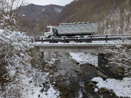 Il ponte in località Rio Lavato sulla sp 112 nel comune di Pradleves