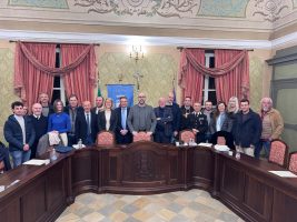 Foto di gruppo dopo il Consiglio Provinciale itinerante di Envie