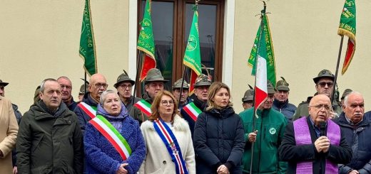 Le autorità presenti alla commemorazione dell'eccidio della Candelora