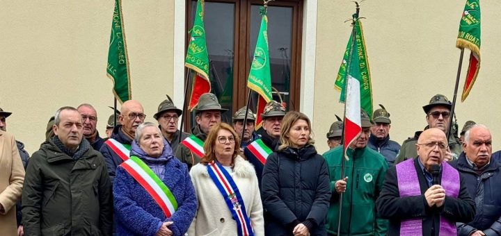 Le autorità presenti alla commemorazione dell'eccidio della Candelora