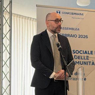 Nella foto il presidente della Provincia durante l’assemblea di confcooperative Piemonte Sud