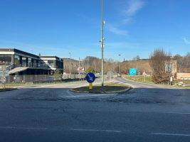 L'intersezione dove sorgerà la nuova rotoatoria sulls sp 3 bis in località Gallo di Grinzane Cavour