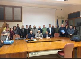 Foto di gruppo al termine dell'incontro tra la Provincia e gli amministratori delle valli Po e Bronda