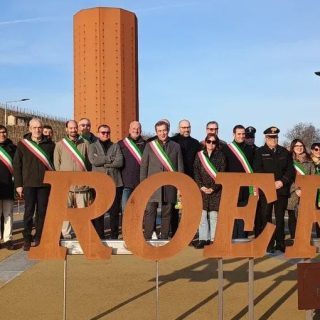 L'inaugurazione della rotonda dei Mombelli a Corneliano d'Alba