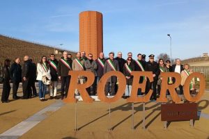 L'inaugurazione della rotonda dei Mombelli a Corneliano d'Alba