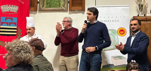 L'intervento del consigliere Danna durante la Festa del Tartufo Nero di Scagnello