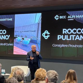 L'intervento del consigliere Pulitanò durante la cerimonia di inaugurazione della sala "Rino FIlippi" di Carrù