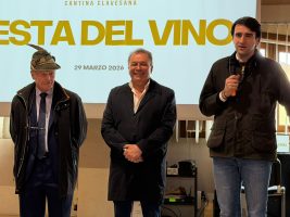 L'intervento del consigliere Danna durante la festa del vino di Clavesana
