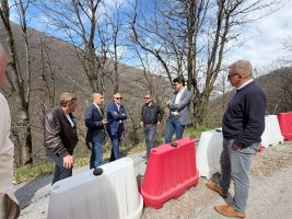 Il sopralluogo effettuato a Roburent, in frazione Prà, sulla strada provinciale 288