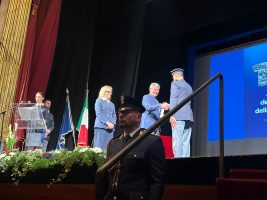 Un momento della celebrazione del 174˚ anniversario della Polizia di Stato