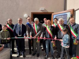 Il taglio del nastro della nuova mensa scolastica di Sampeyre