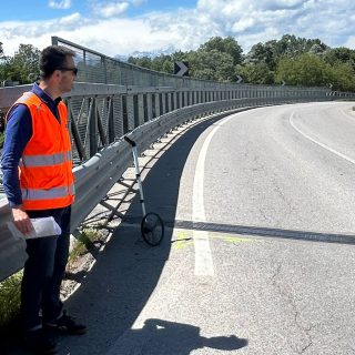 Il sopralluogo del consigliere Pulitanò e dei tecnici del reparto viabilità di Cuneo propedeutico ai lavori di bitumatura