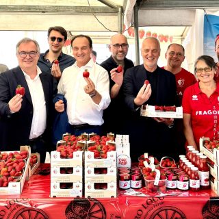 Il presidente Robaldo e il consigliere Danna alla 72^ sagra della fragola di Sommariva Perno